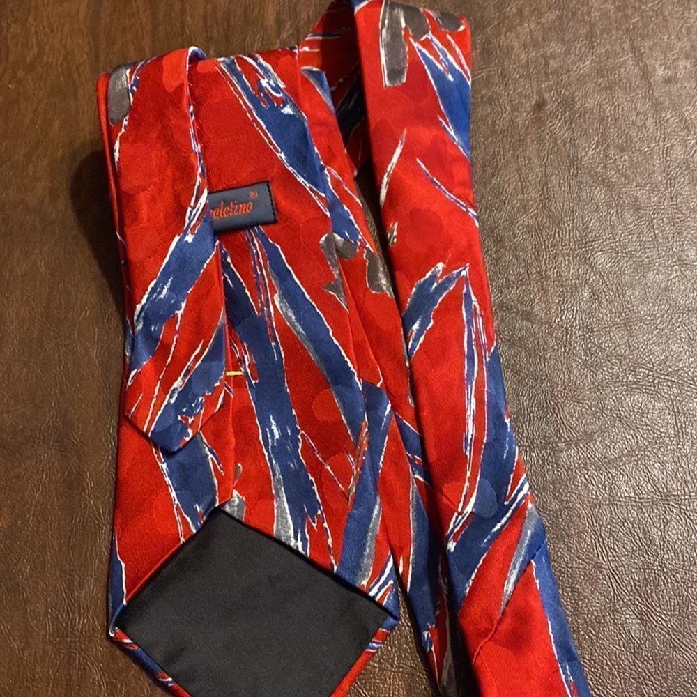 Andre Valetino Red Graphic Tie - Picture 5 of 5